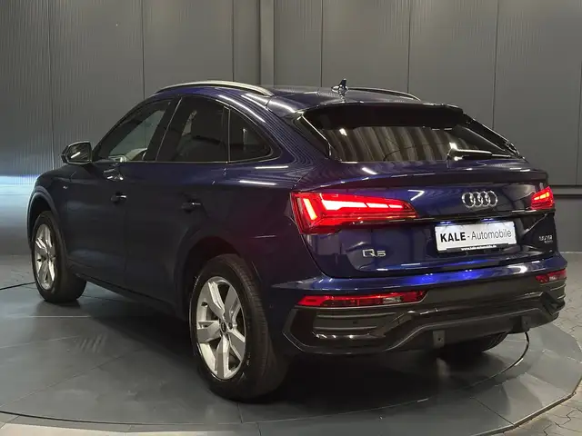 Audi Q5 view 3