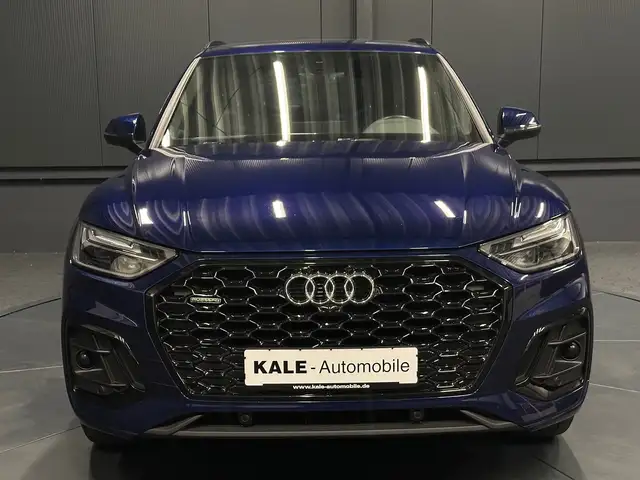 Audi Q5 view 8