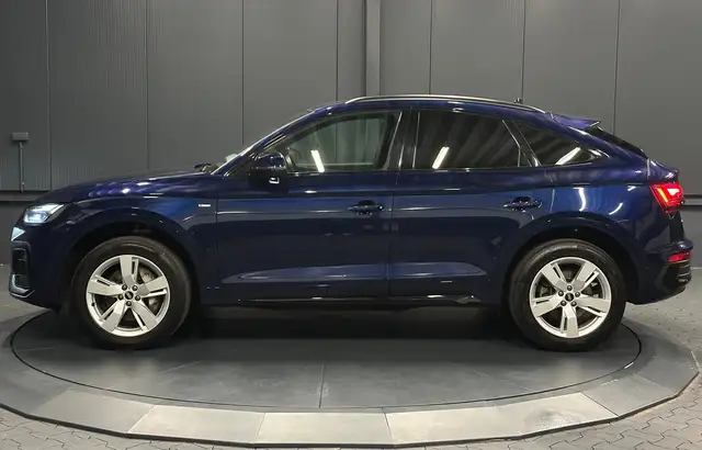 Audi Q5 view 2