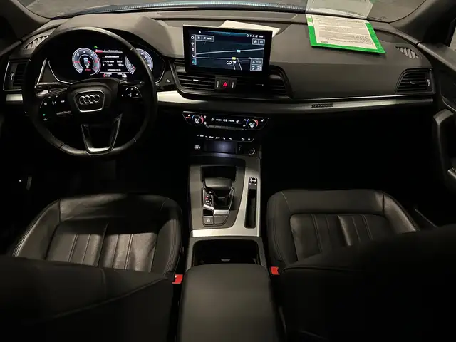 Audi Q5 view 12