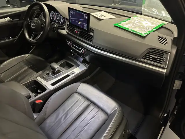 Audi Q5 view 11