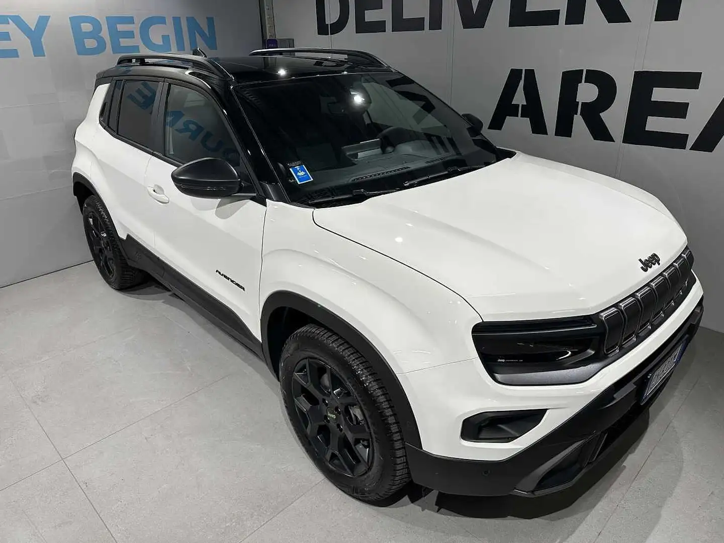 Jeep Avenger 1.2 Turbo 145 CV MHEV 4xe Overland Bianco - 1
