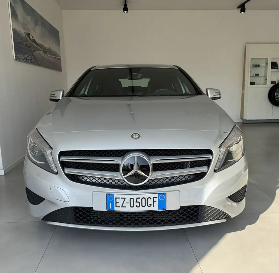 Mercedes-Benz A 180 A 180 CDI Automatic Premium Grigio - 2