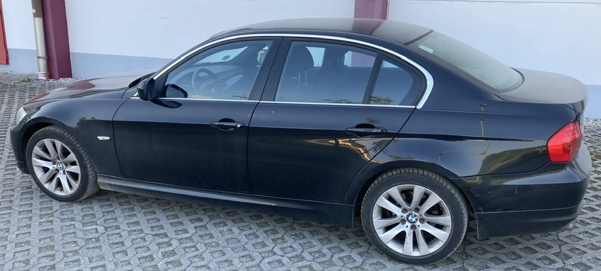 BMW 318 318i Noir - 1