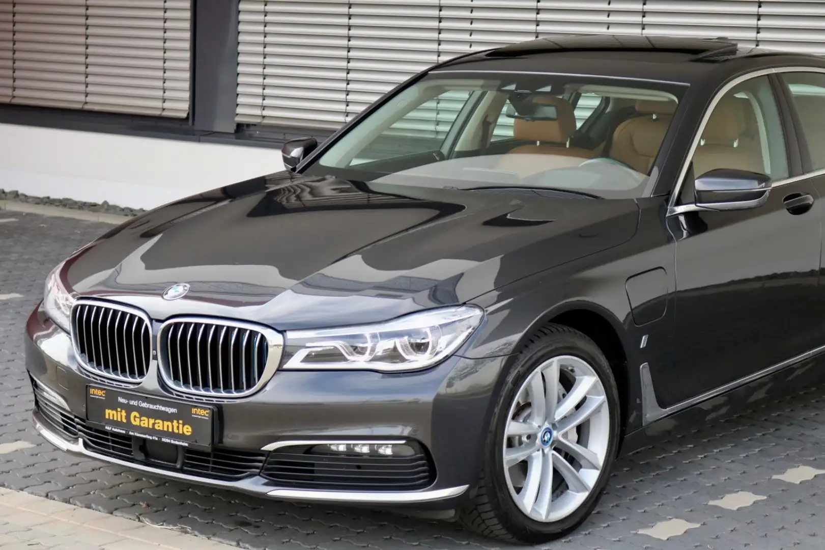 BMW 740 e /Soft-Close/Head-up/360°/H&K/NAVI/ACC Grau - 2