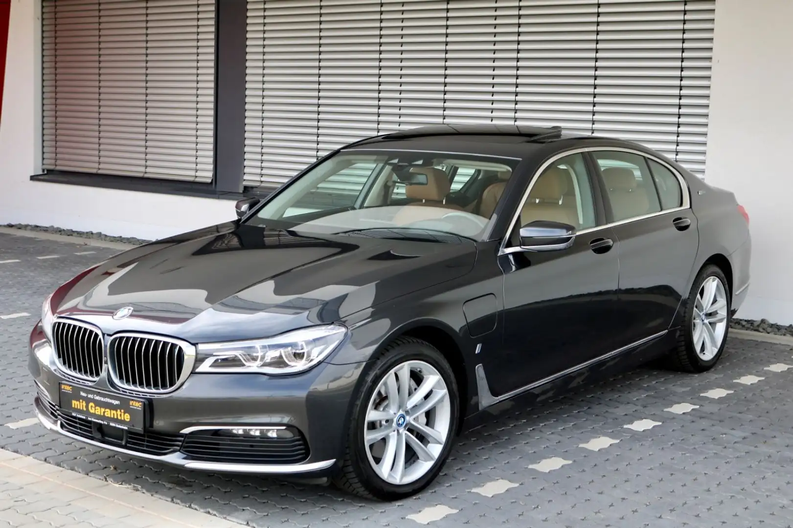 BMW 740 e /Soft-Close/Head-up/360°/H&K/NAVI/ACC Grau - 1