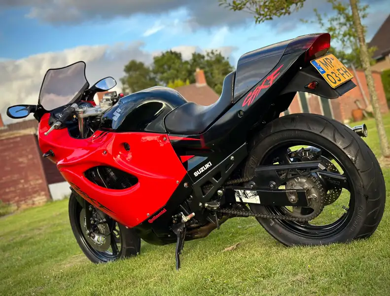Suzuki GSX 600 - foto 3