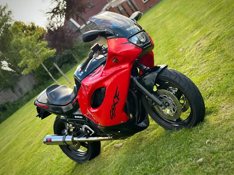 Suzuki GSX 600 - foto 2