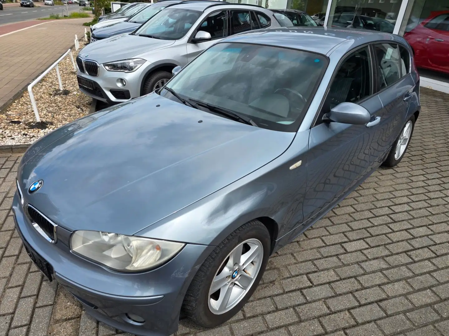 BMW 118 i*PDC*Klima*Sport-Fahrwerk*Sport-Lenkrad* Gris - 2