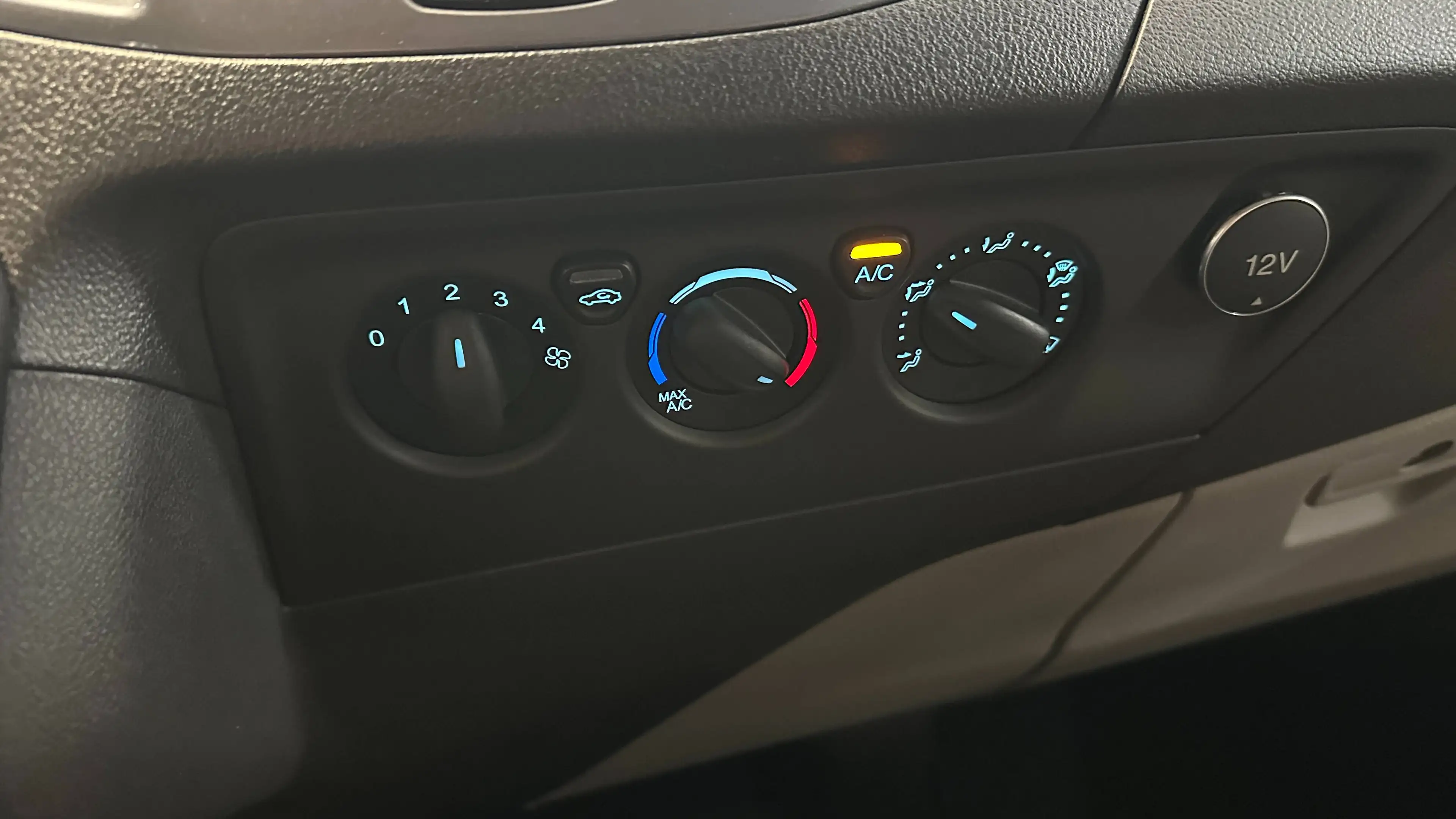 Ford Transit Custom 2.0 TDCi L1H1 Trend — photo 13