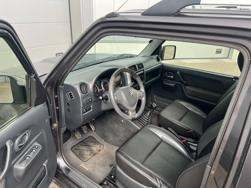 Suzuki Jimny Jimny 1.3i JLX Dakota — photo 9