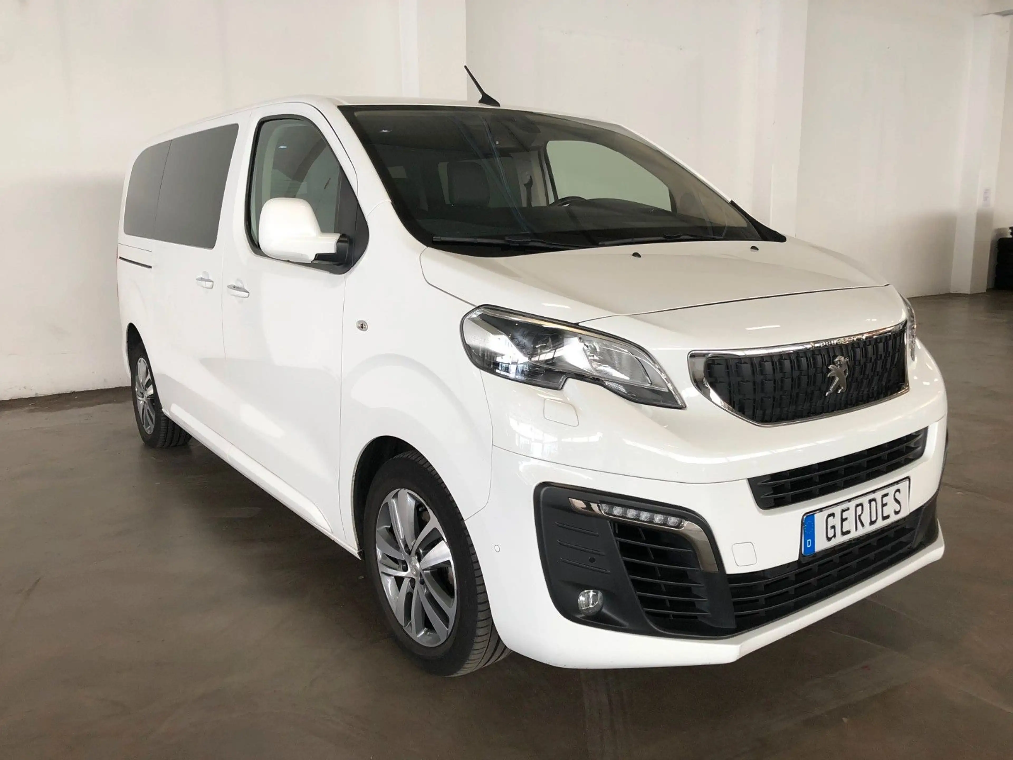 Peugeot Traveller 2.0 Blue "8-Sitzer" — photo 6