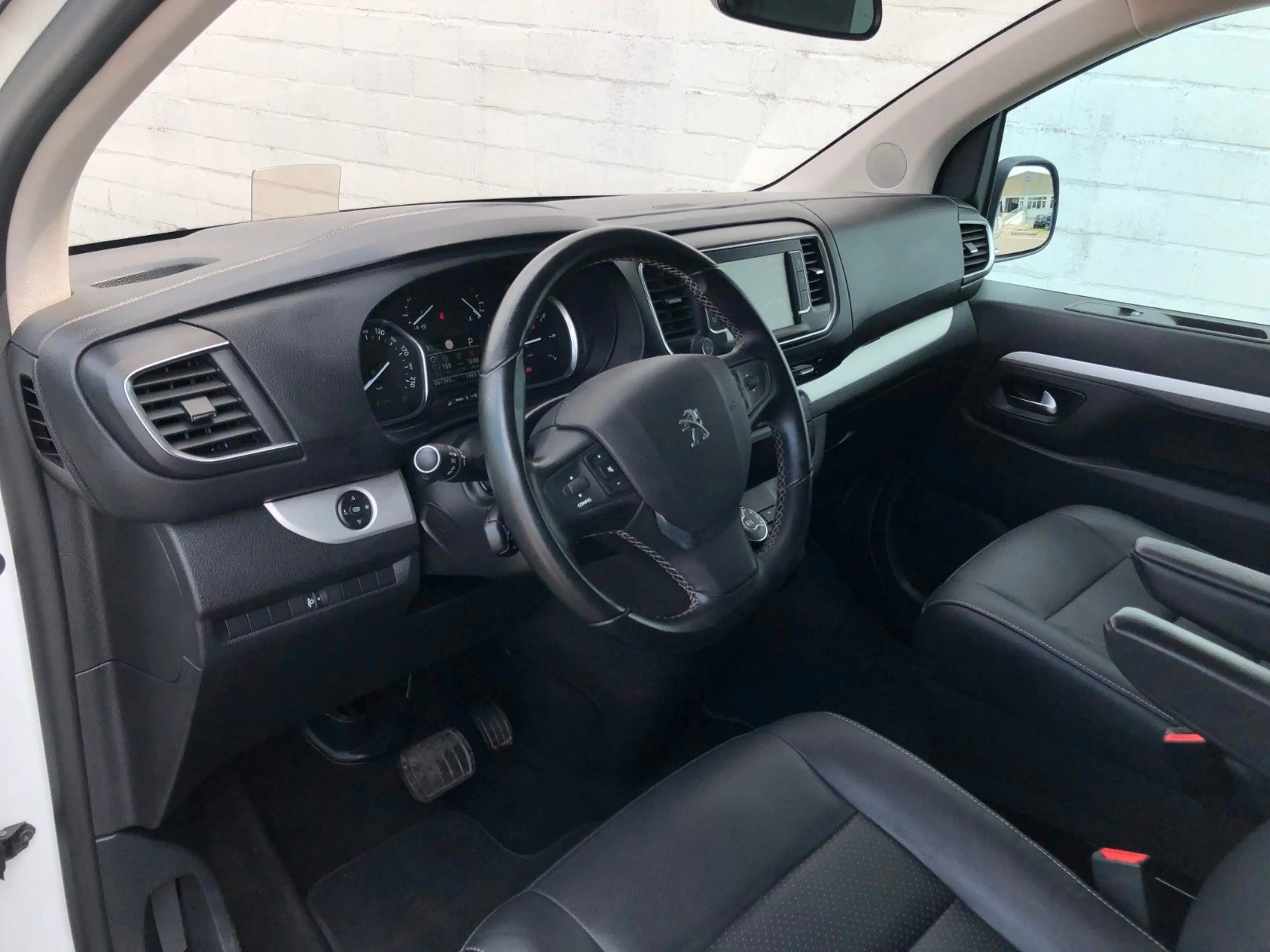 Peugeot Traveller 2.0 Blue "8-Sitzer" — photo 11