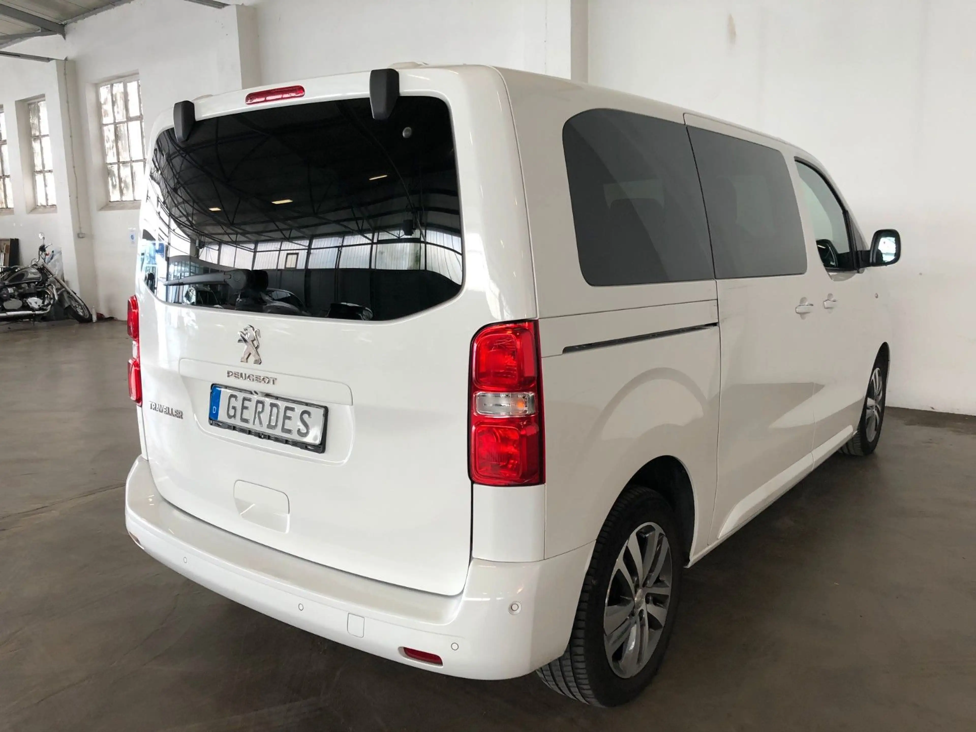 Peugeot Traveller 2.0 Blue "8-Sitzer" — photo 10