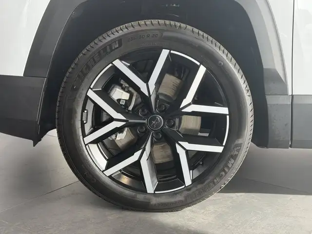 Jeep Compass view 4