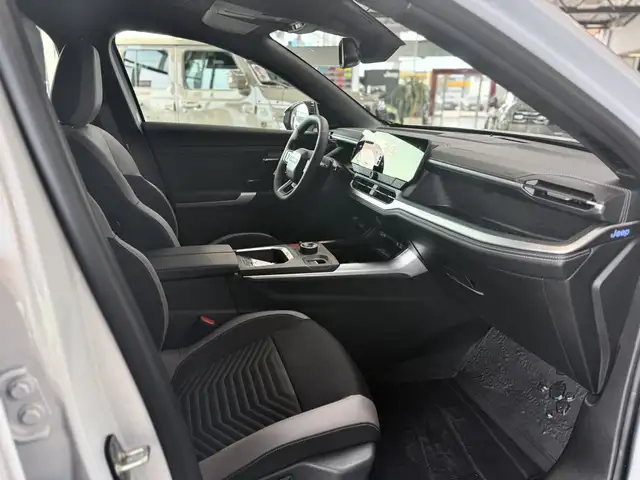 Jeep Compass view 13