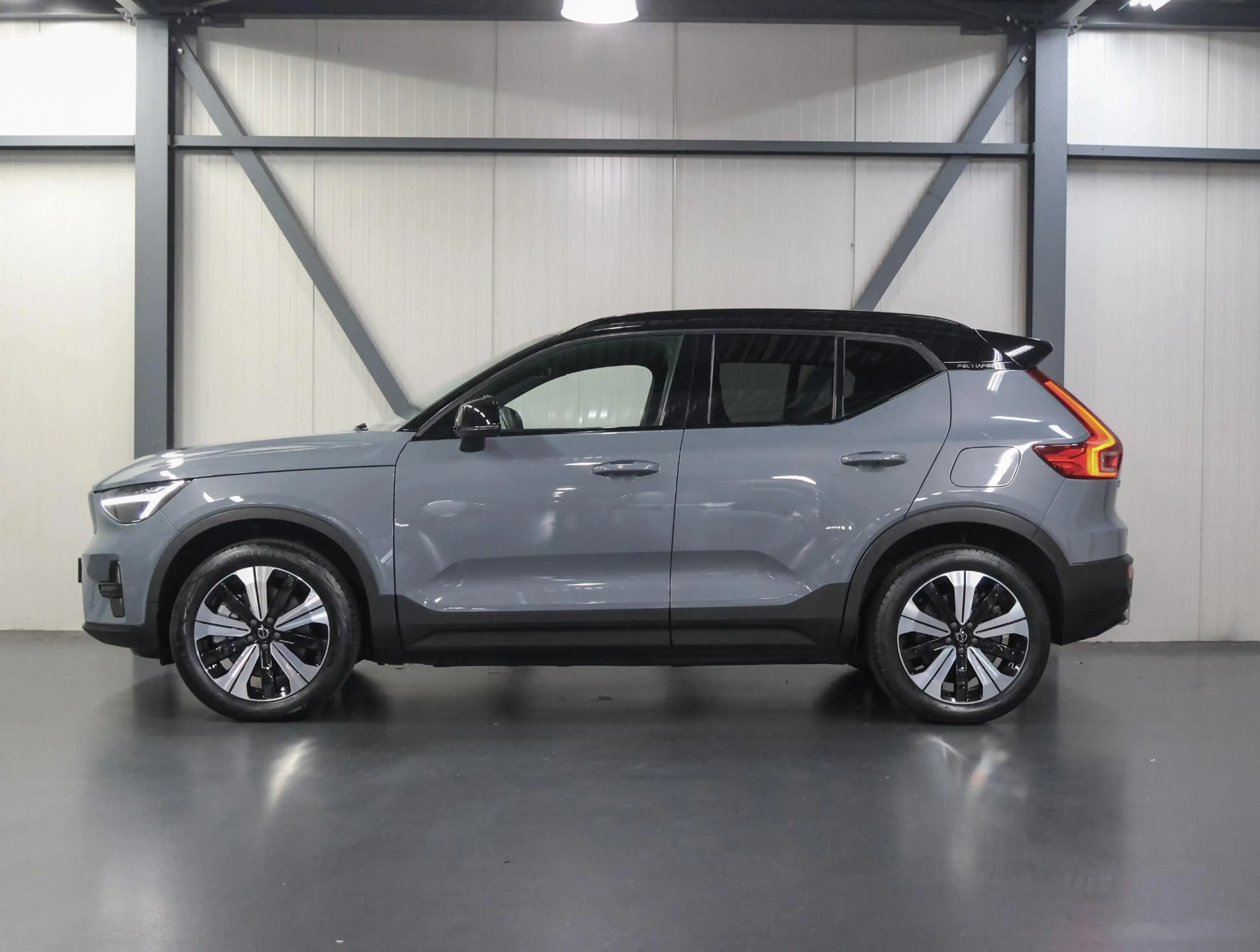 Volvo XC40 Recharge Core 70kWh 228PK | 1ste eigenaar | ACCU 9 — photo 2