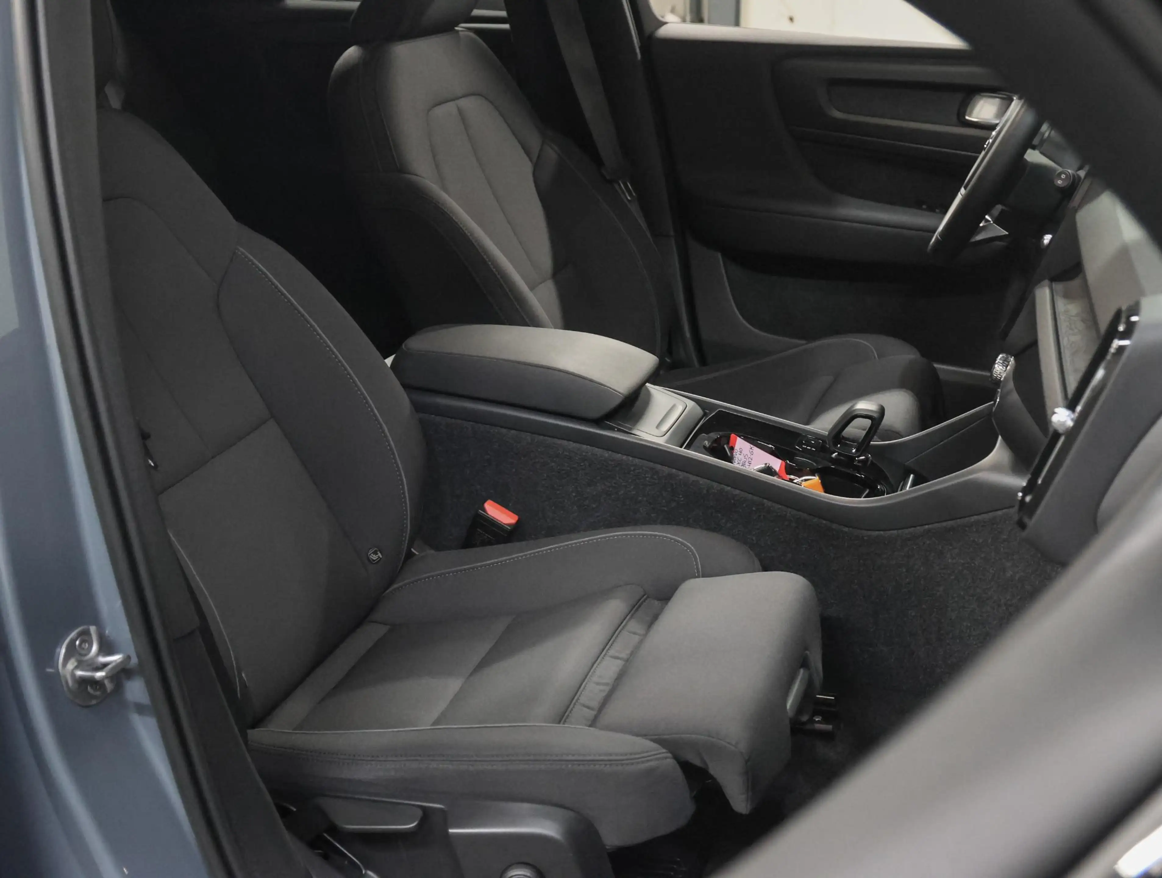 Volvo XC40 Recharge Core 70kWh 228PK | 1ste eigenaar | ACCU 9 — photo 10