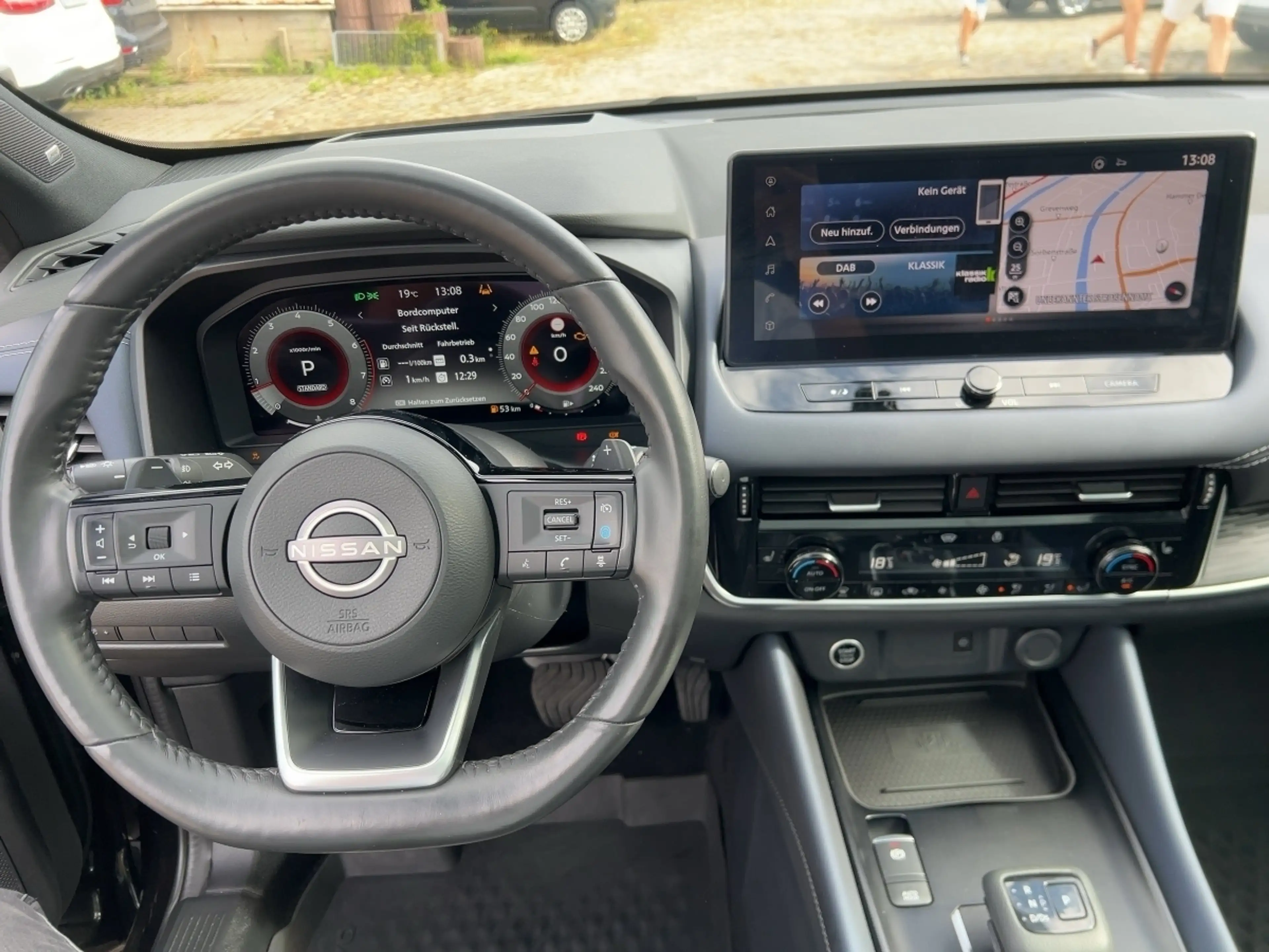 Nissan Qashqai 1.3 DIG-T Tekna 4x4 Apple CarPlay SHZ PDC — photo 12