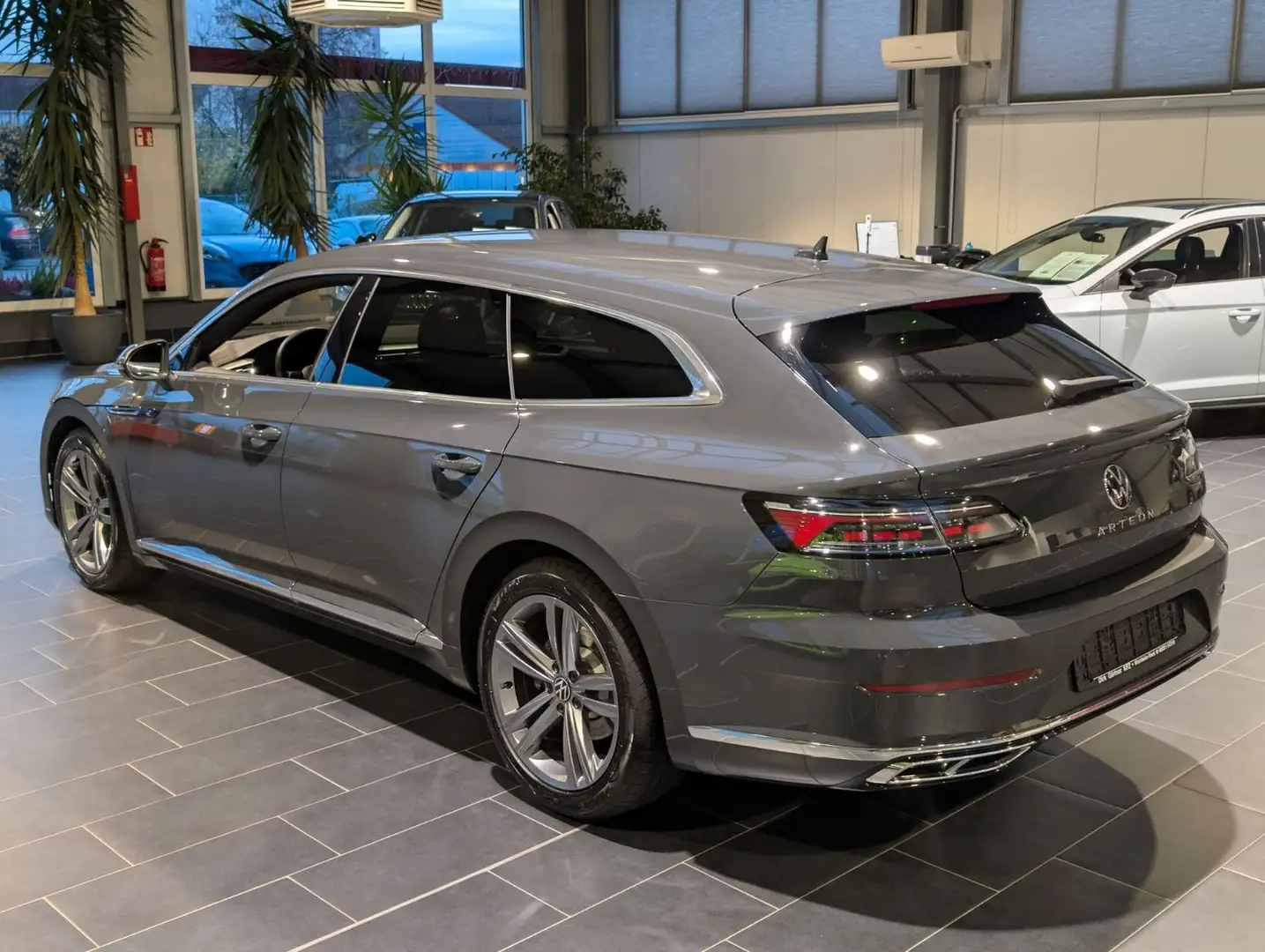 Volkswagen Arteon Shooting Brake 2.0 TDI SCR DSG R-Line Grau - 2