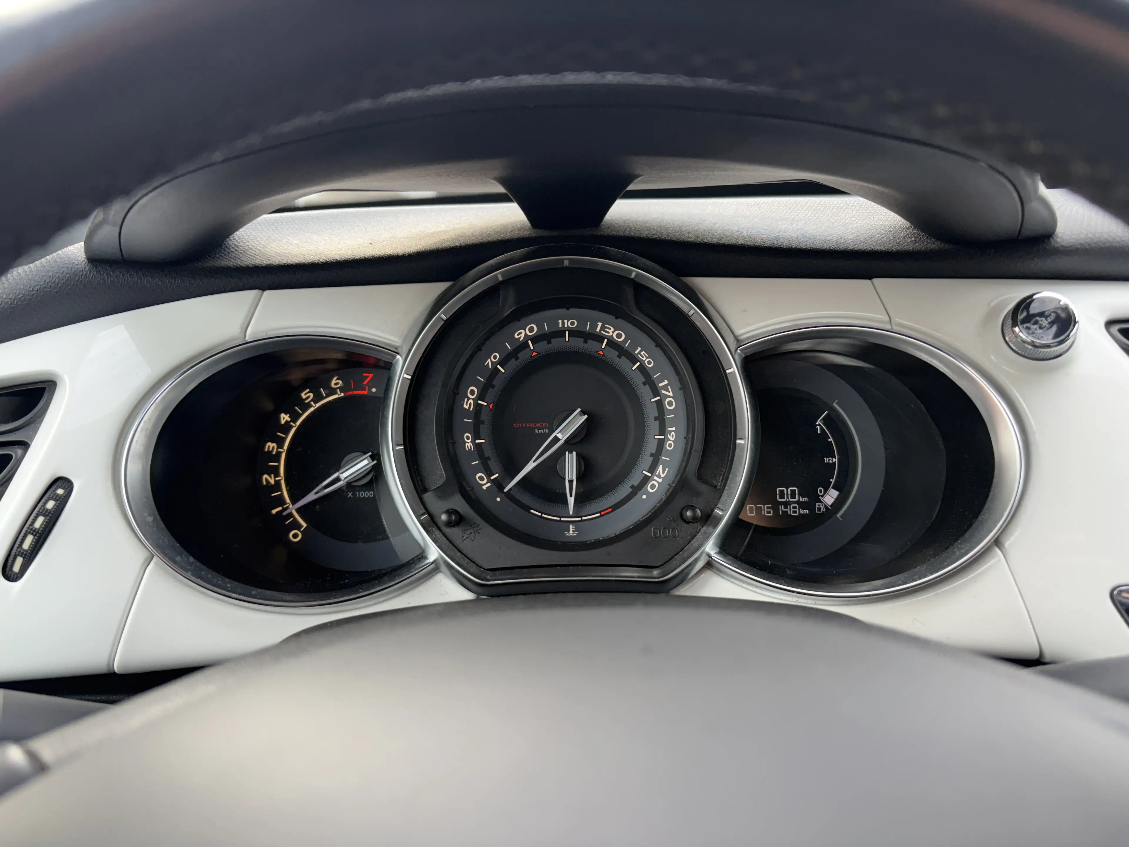 Citroen DS3 1.2i Be Chic - GARANTIE 1AN - — photo 14
