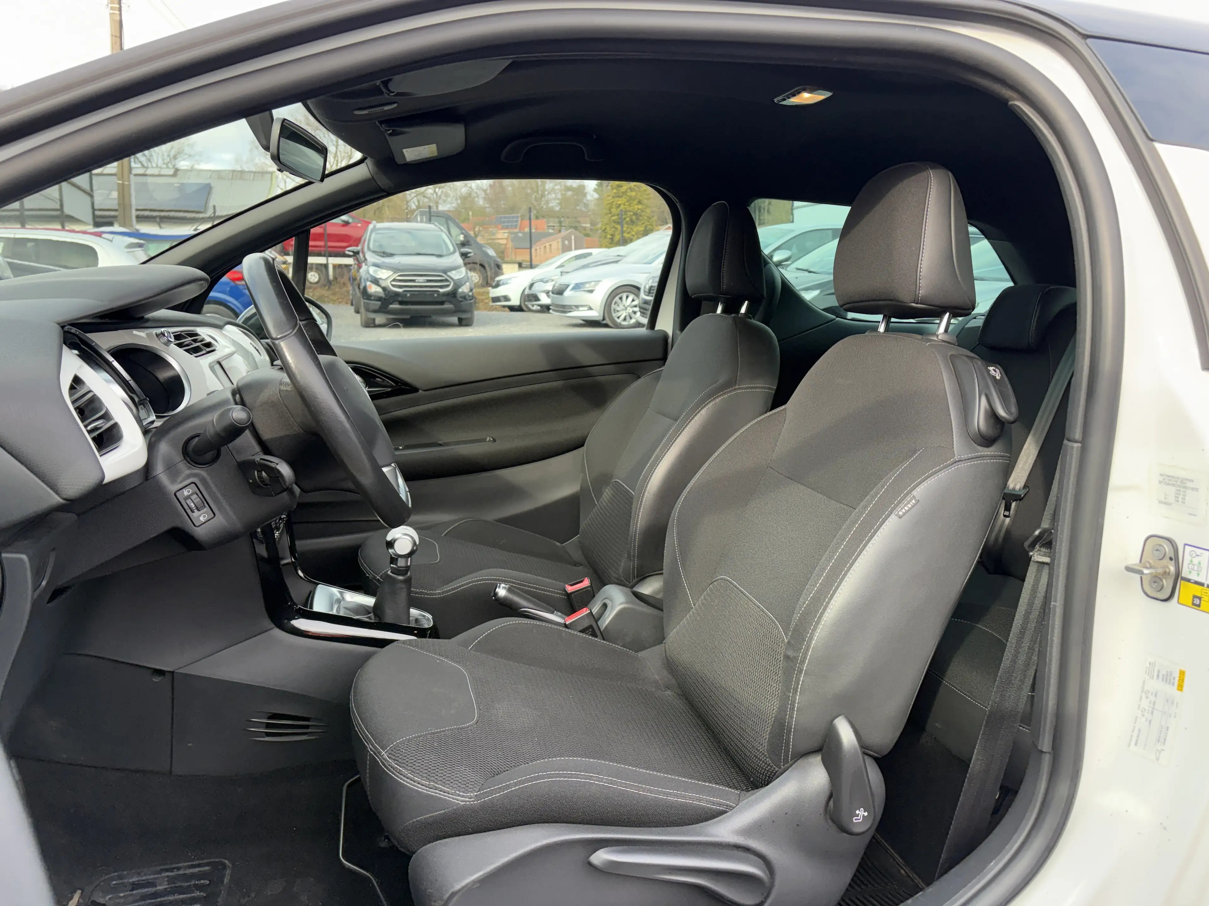 Citroen DS3 1.2i Be Chic - GARANTIE 1AN - — photo 10