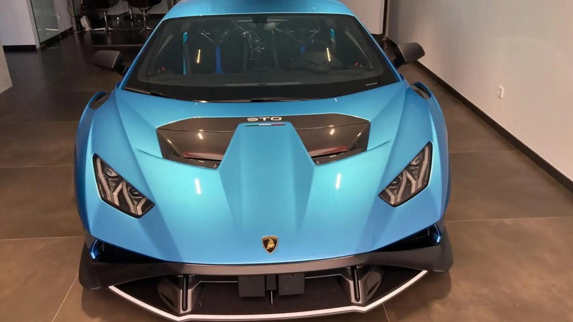 Lamborghini Huracán STO RWD Azul - 1