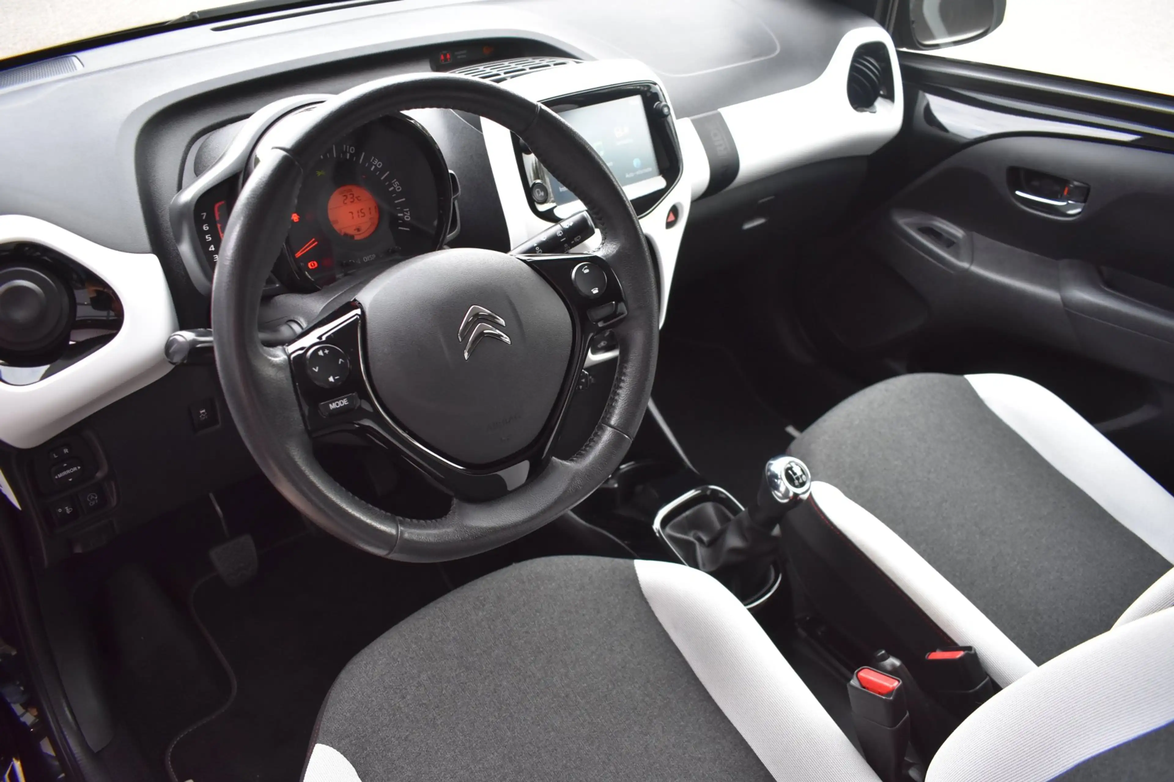 Citroen C1 1.0 VTi Urban Ride '19 Airco Navi Inruil mogelijk — photo 7