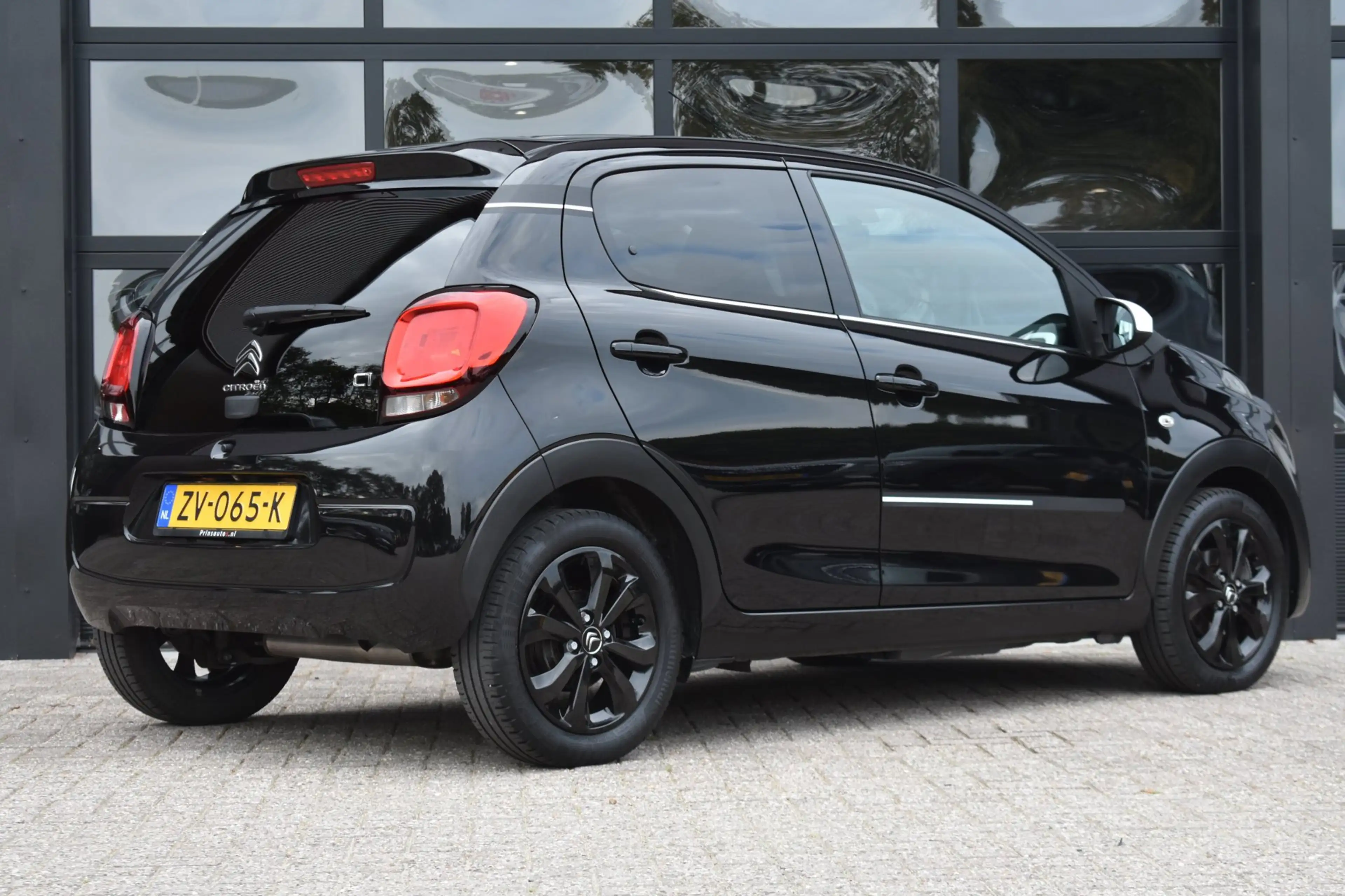 Citroen C1 1.0 VTi Urban Ride '19 Airco Navi Inruil mogelijk — photo 3