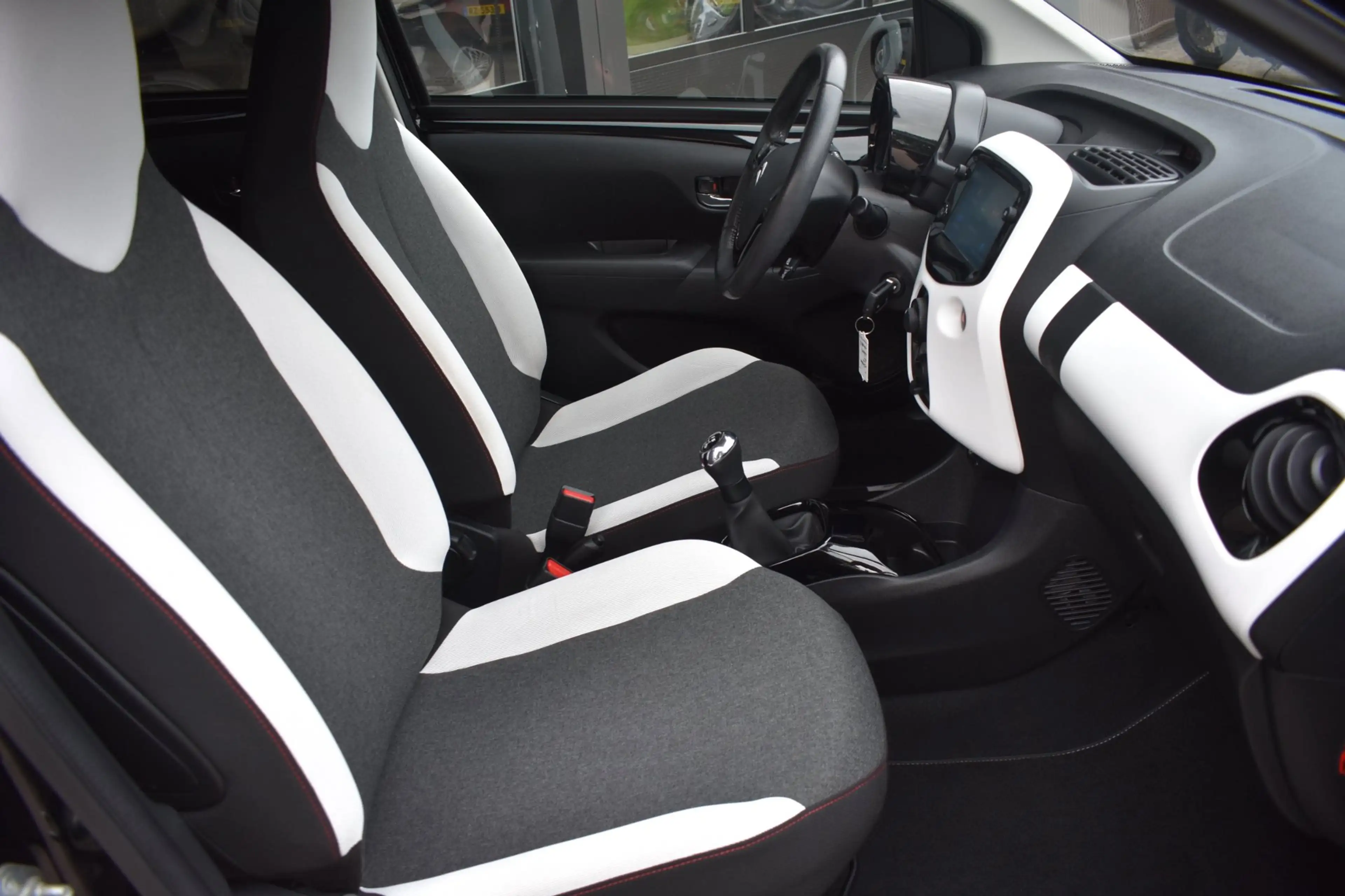 Citroen C1 1.0 VTi Urban Ride '19 Airco Navi Inruil mogelijk — photo 4