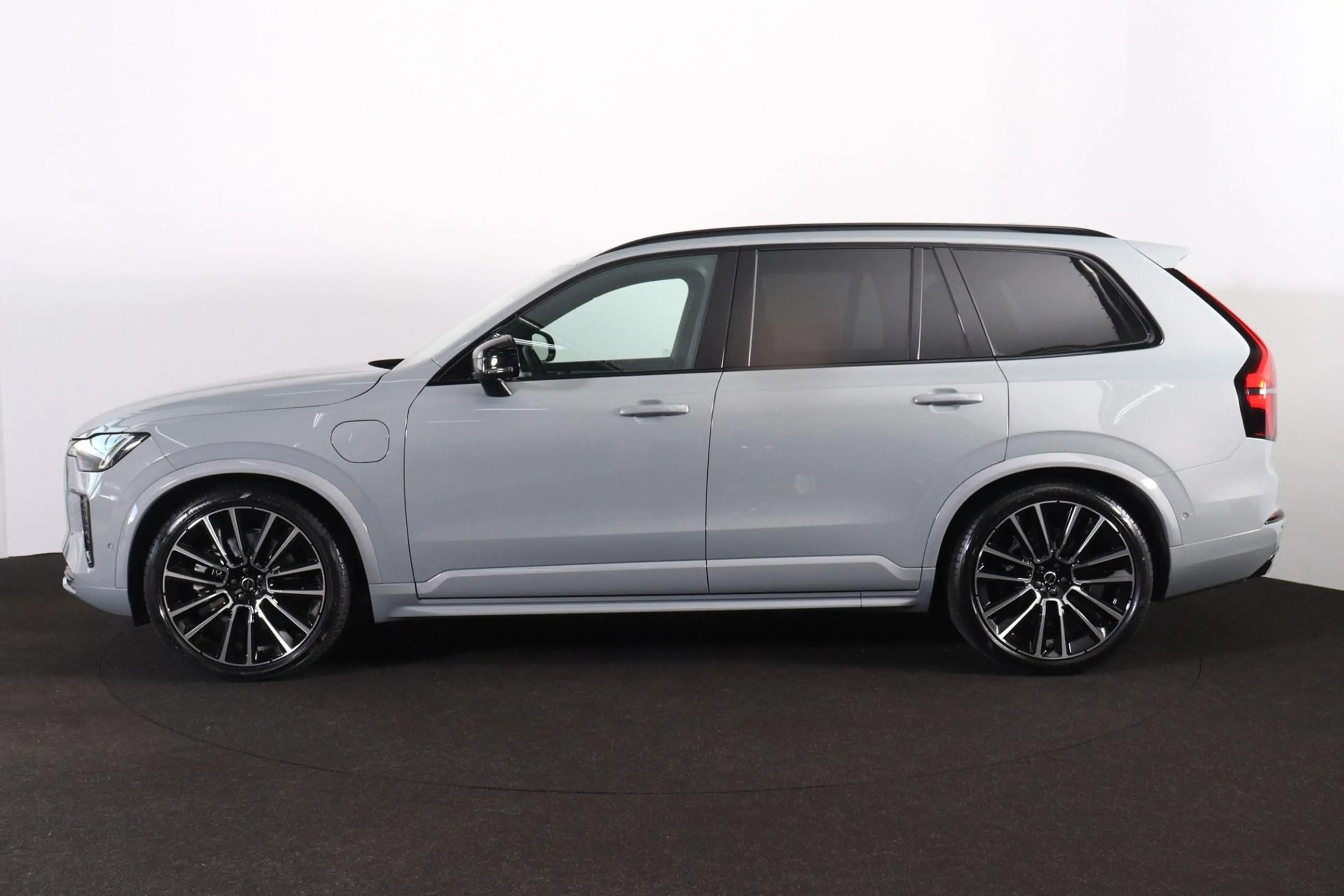 Volvo XC90 T8 Recharge AWD Ultra Black Edition - Panorama/sch — photo 3