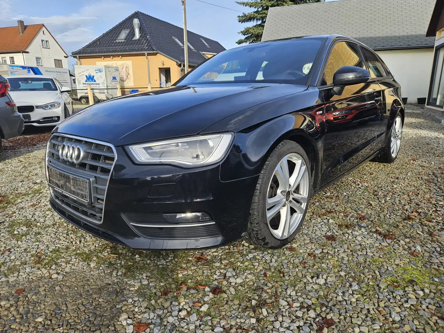 Audi A3 S line Sportpaket Schwarz - 1