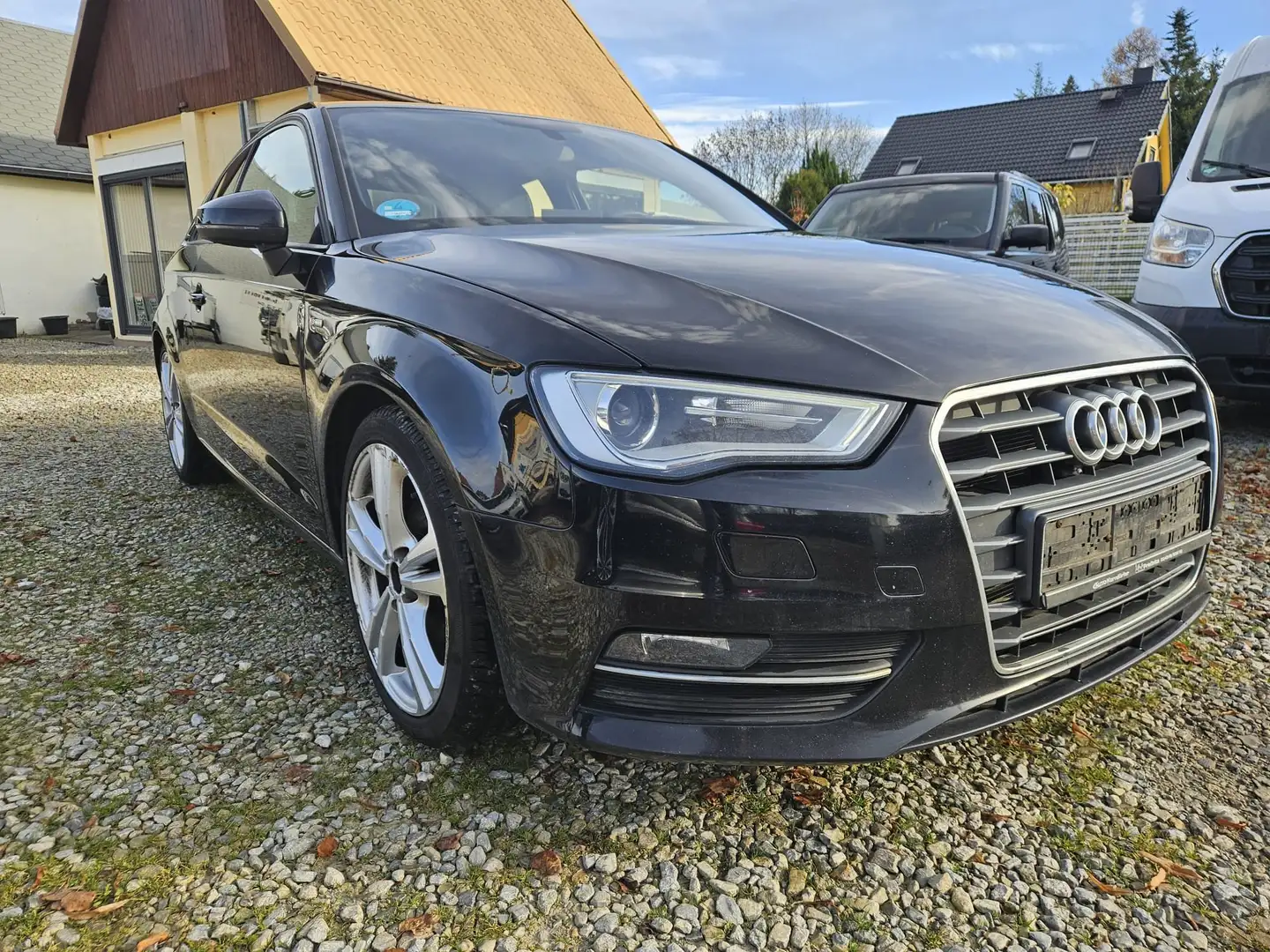 Audi A3 S line Sportpaket Schwarz - 2