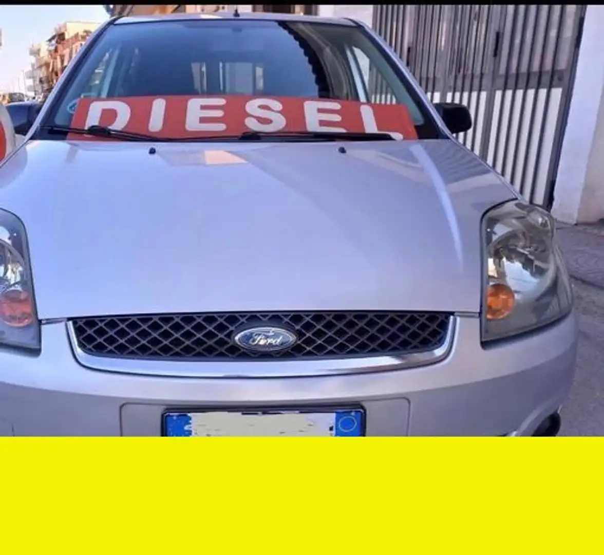 Ford Fiesta - 2