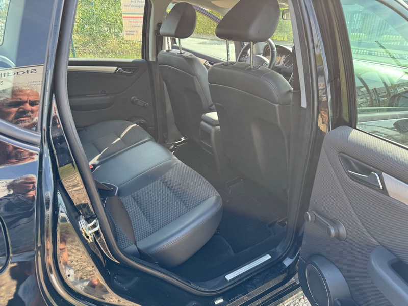 Mercedes-Benz A 180 CDI ELEGANCE — photo 11