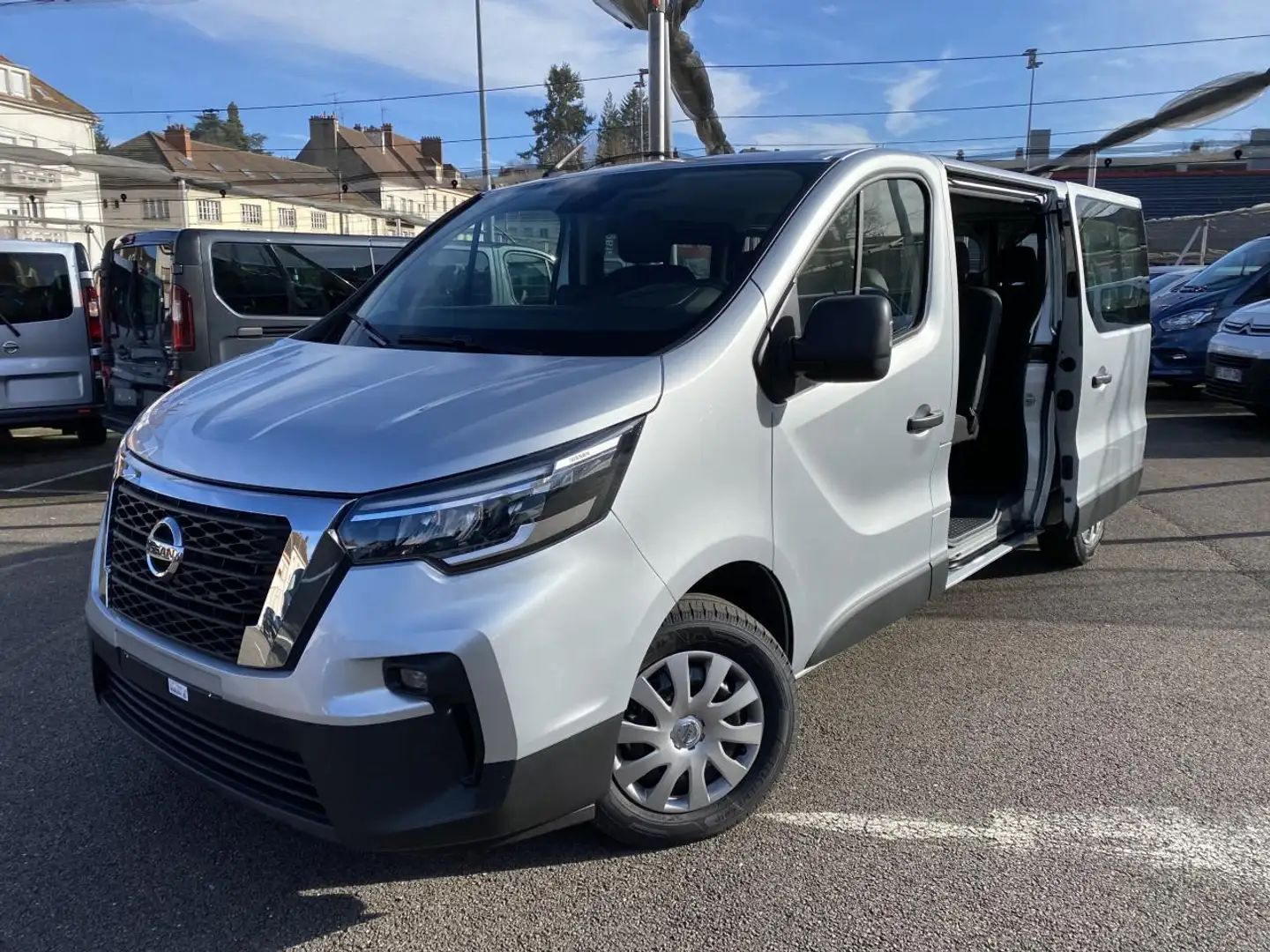 Nissan Primastar COMBI 2.0 DCI 150CH 9PL N-CONNECTA L2H1 3.0T BVA9 Gris - 1