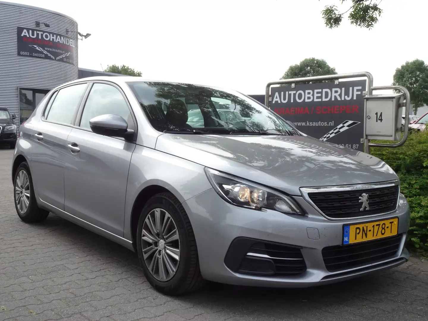 Peugeot 308 1.6 BlueHDi Blue Lease Executive Grijs - 1