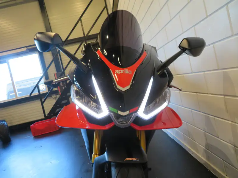 Aprilia RSV4 - foto 8
