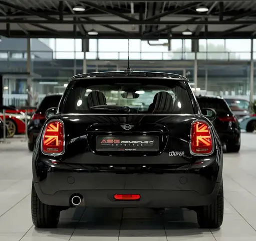 Mini Cooper Cooper view 8