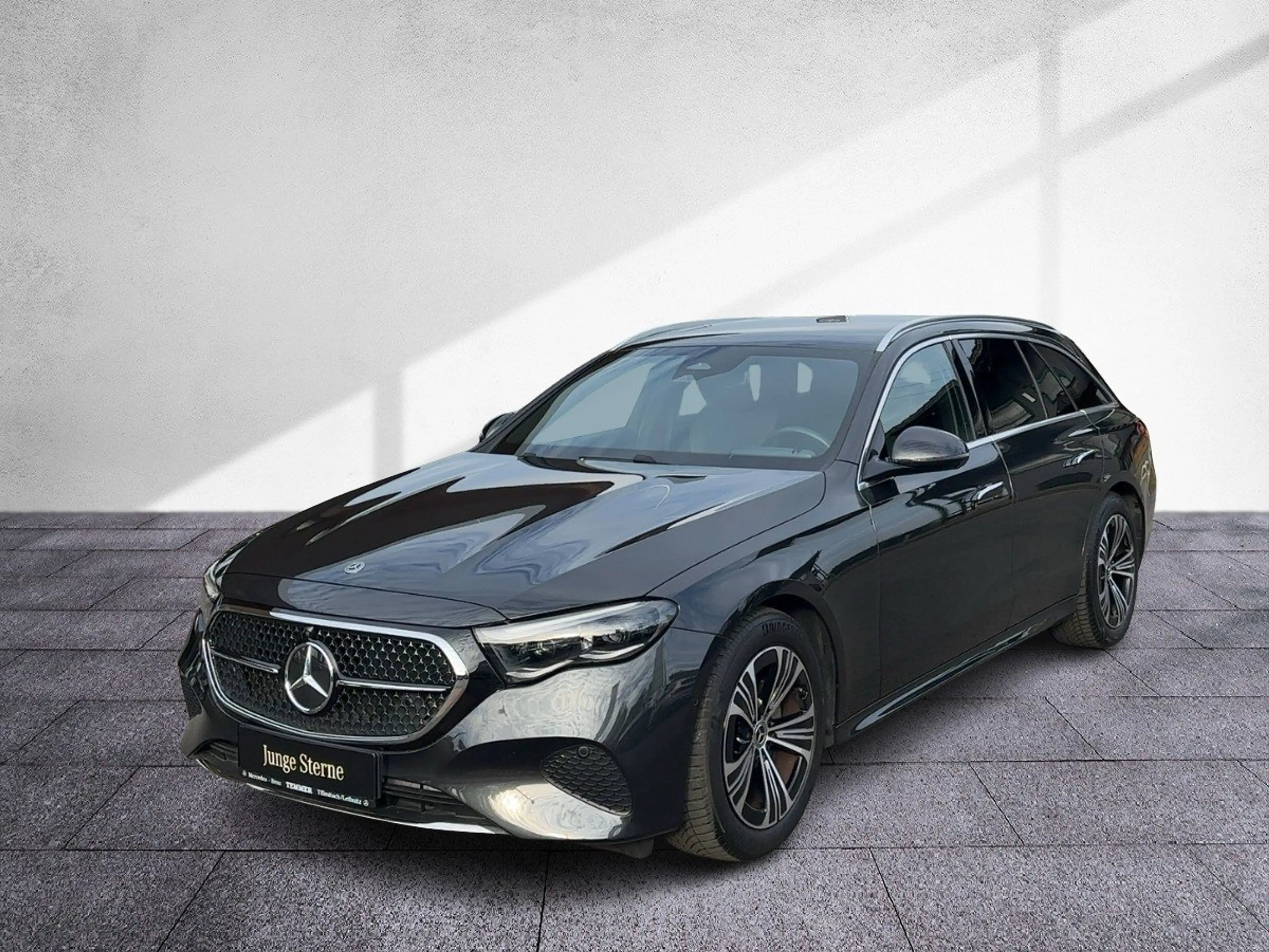 Mercedes-Benz E 220 d 4M T AVANTGARDE NP:84.673 ADVANCED+ DISTR — photo 2