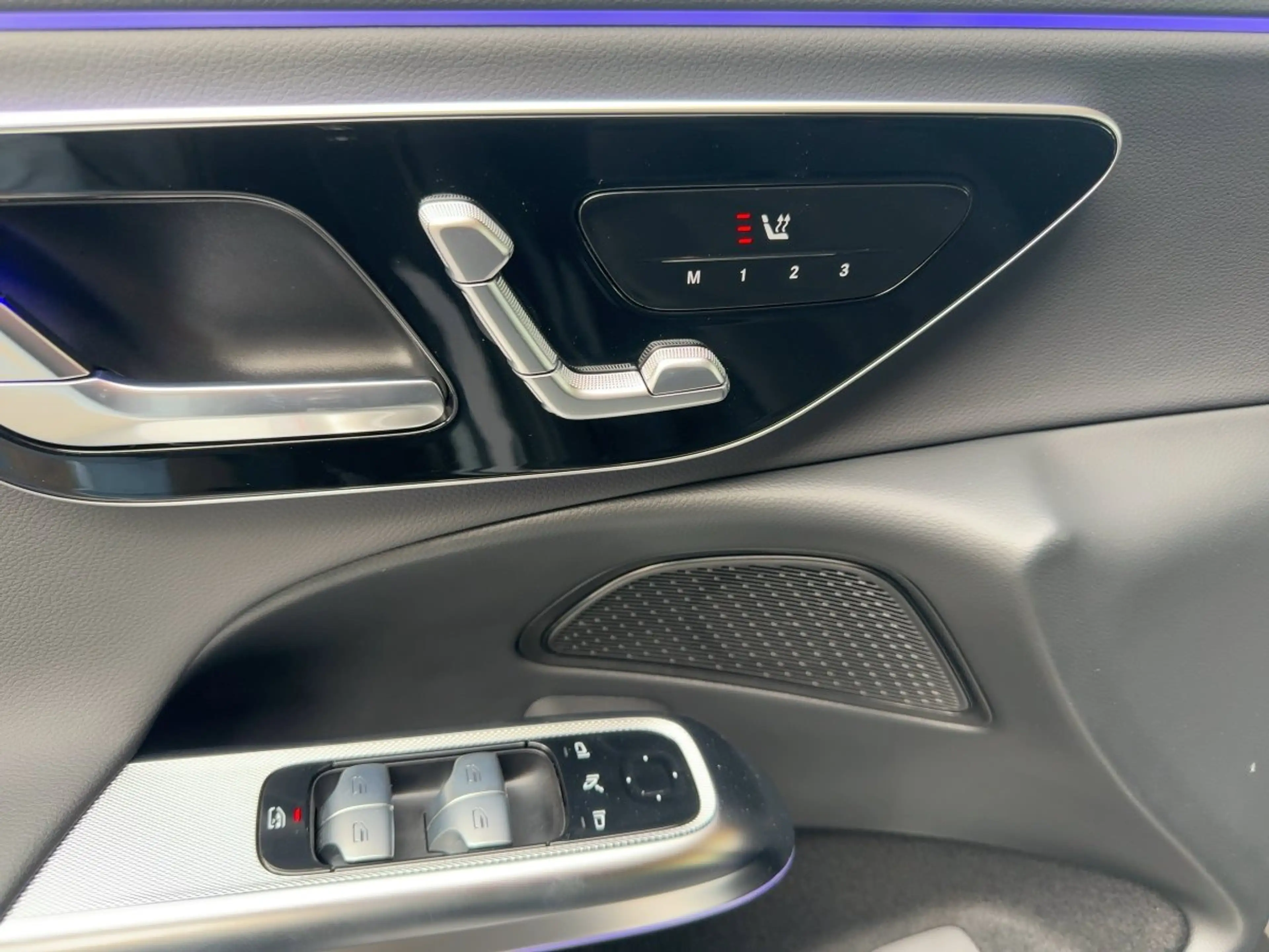 Mercedes-Benz E 220 d 4M T AVANTGARDE NP:84.673 ADVANCED+ DISTR — photo 14