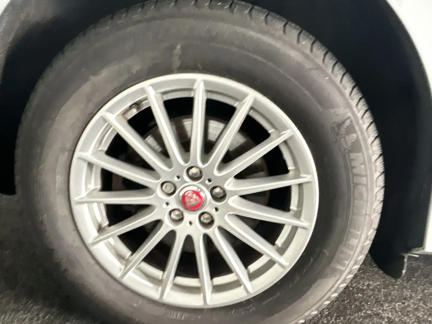 Jaguar I-Pace EV400 SE 90 kWh Lederen bekleding | Meridian Gelui Blanc - 2