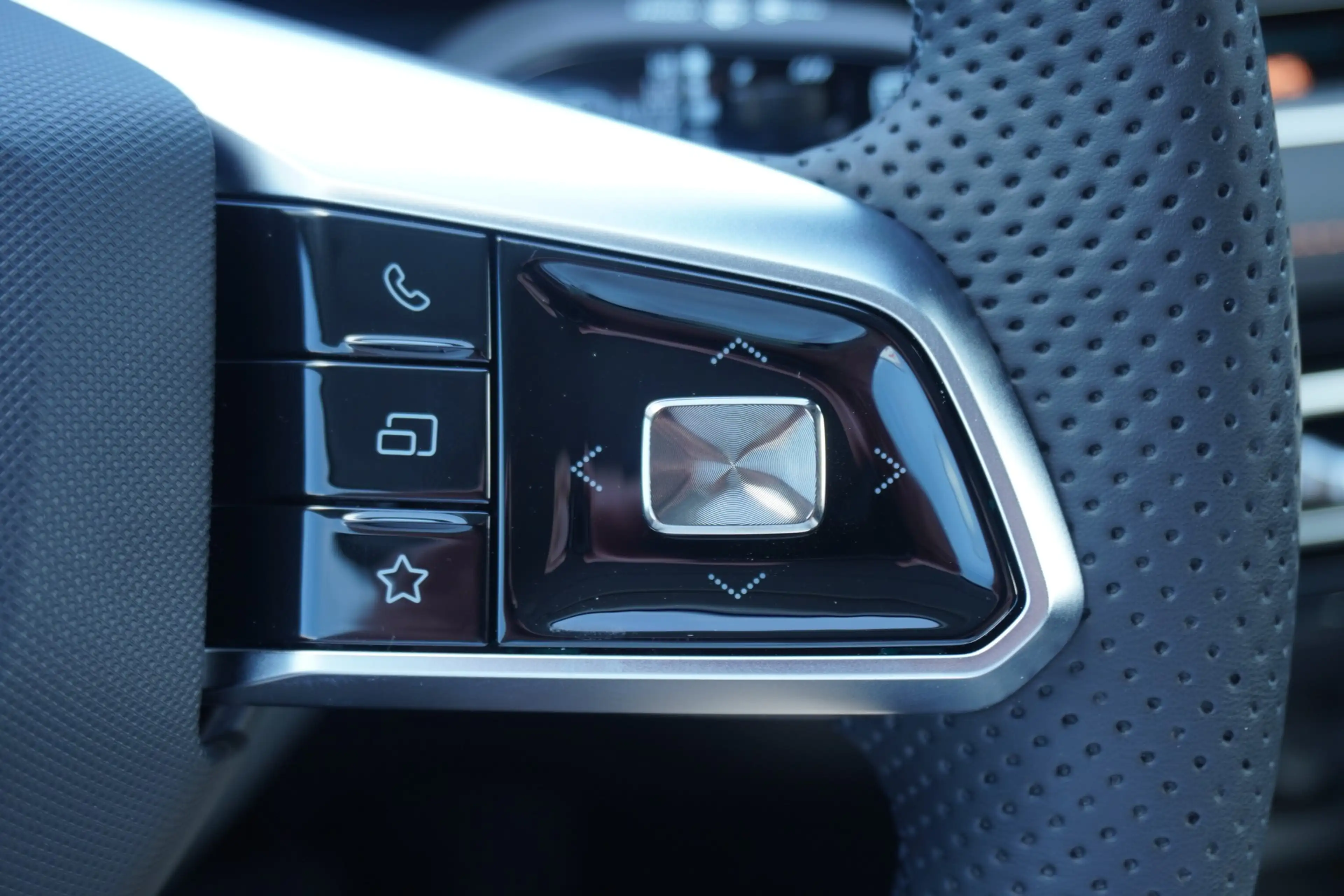 MG HS 1.5 T-GDI Hybrid+ Luxury Aut. LED ACC Navi — photo 14