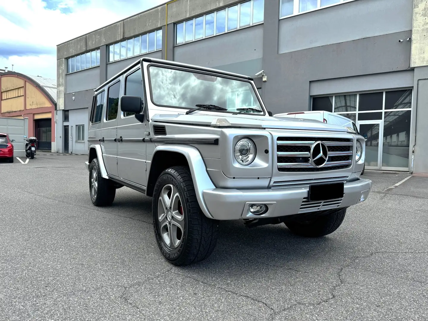 Mercedes-Benz G 320 G 320 V6 benzina SW  auto 7 posti Argento - 2