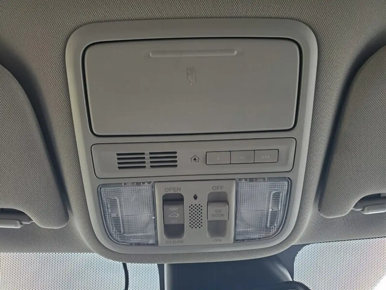 Honda Odyssey снимка Honda Odyssey