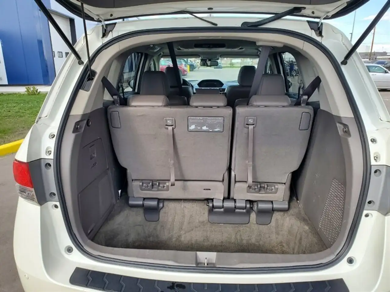 Honda Odyssey снимка Honda Odyssey
