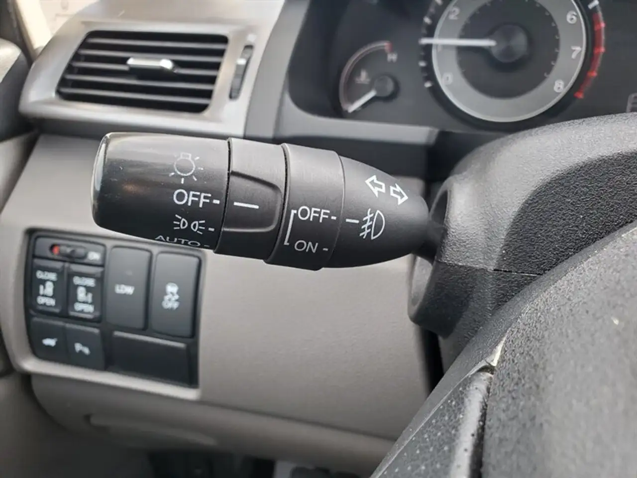 Honda Odyssey снимка Honda Odyssey