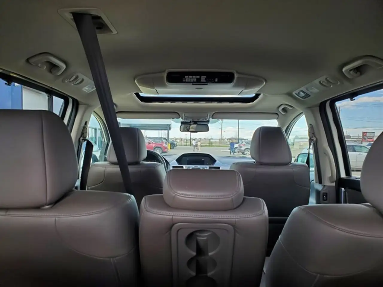 Honda Odyssey снимка Honda Odyssey