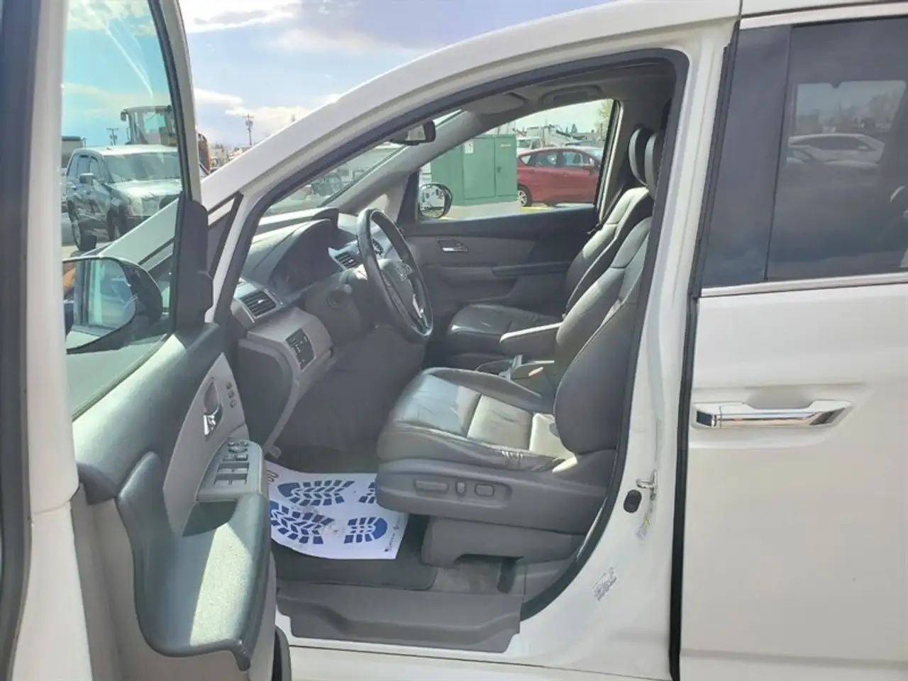 Honda Odyssey снимка Honda Odyssey