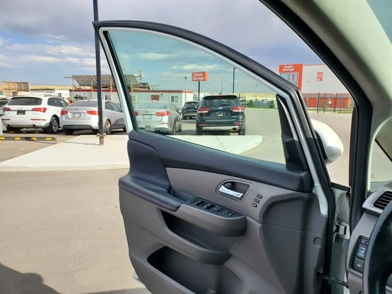 Honda Odyssey снимка Honda Odyssey